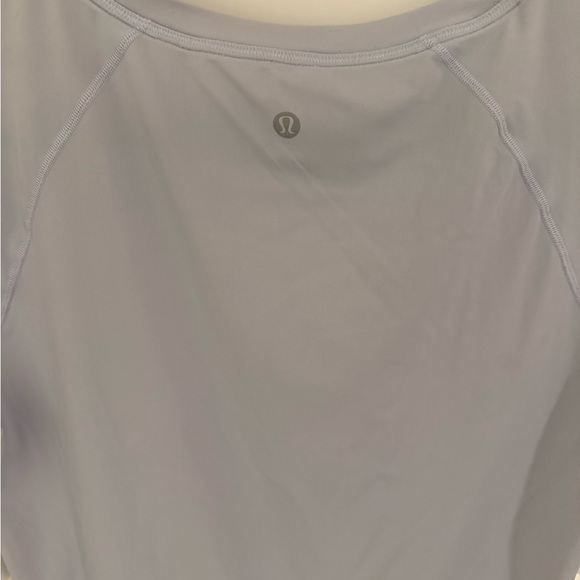 Lululemon Light Purple Short Sleeve Athletic Top Medium Striped Hem - Picture 4 of 5